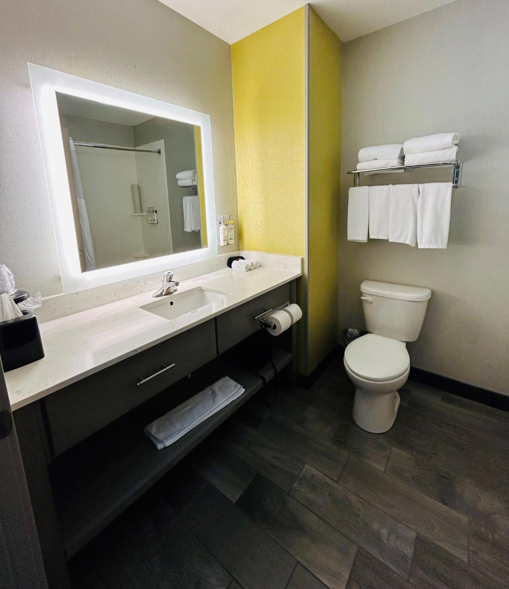 Holiday Inn Express & Suites Shippensburg By Ihg Exterior photo