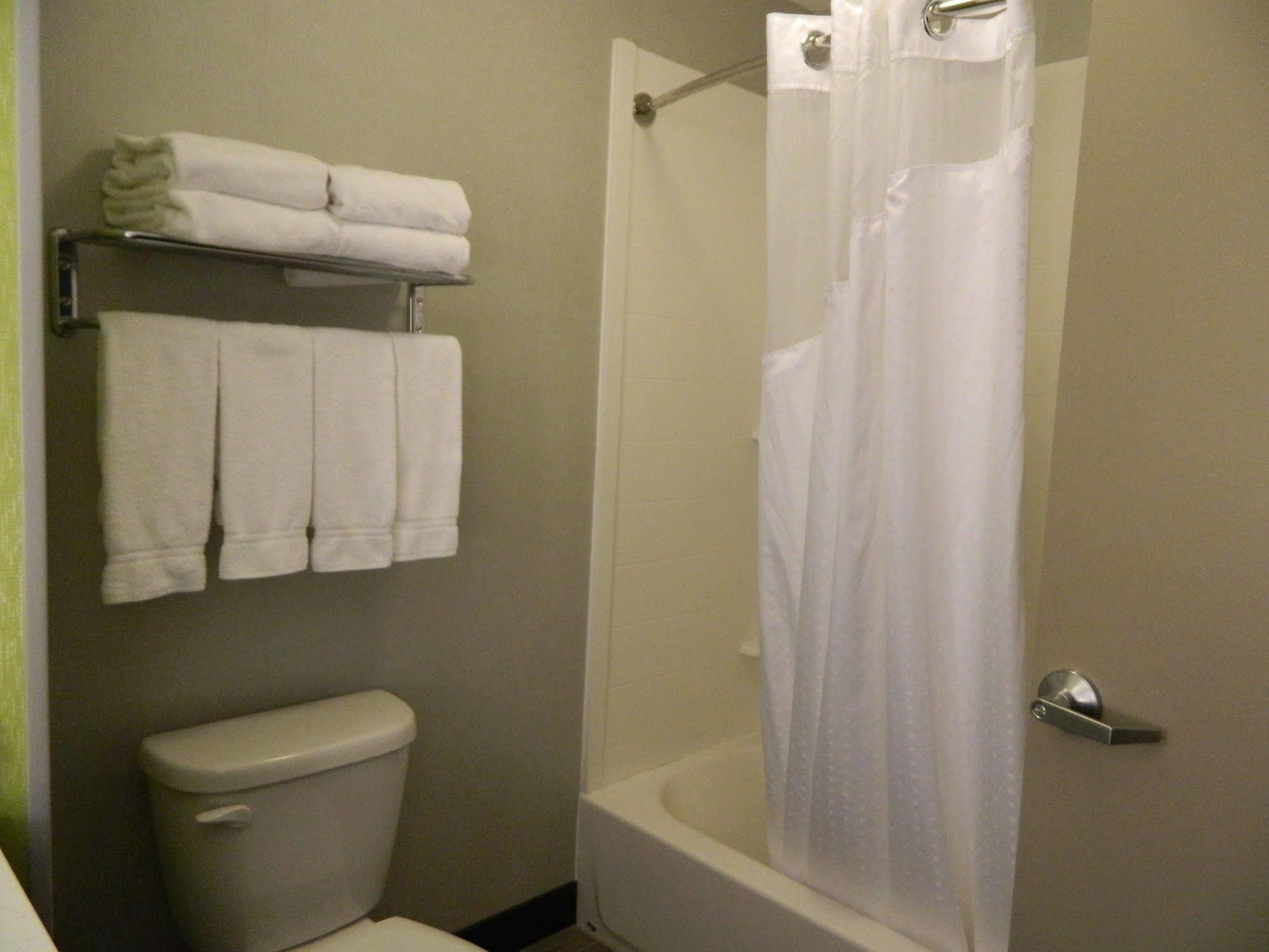 Holiday Inn Express & Suites Shippensburg By Ihg Exterior photo
